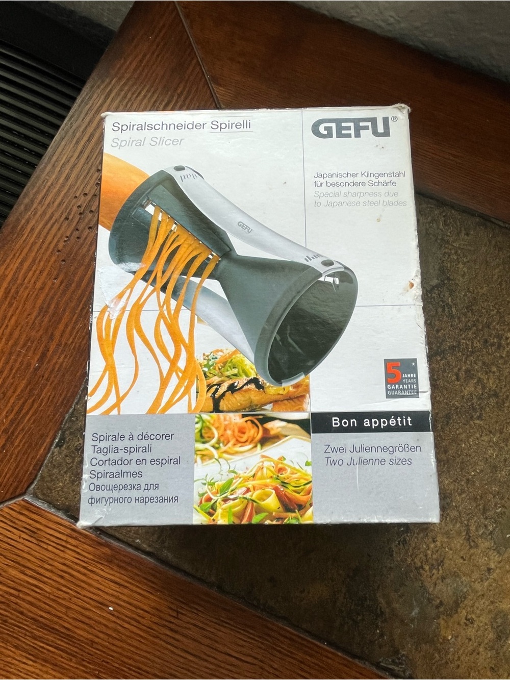 Spiral Slicer - Gray/White Kitchen Tool